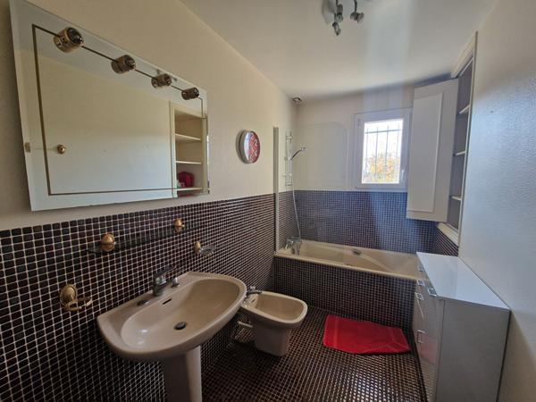 Maison Bonchamp Les Laval