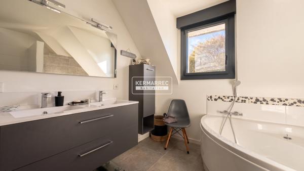 Maison 7 pièces – 187 m² environ à Orvault (ref : 2041B-WH)