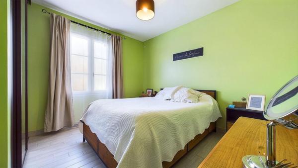 Villa piscine non mitoyenne - chauffage au sol