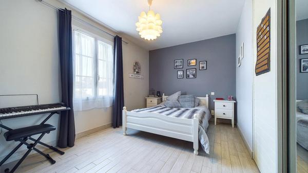 Villa piscine non mitoyenne - chauffage au sol