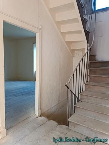 Maison de caractère de 11 pièces à Thiers (63300)