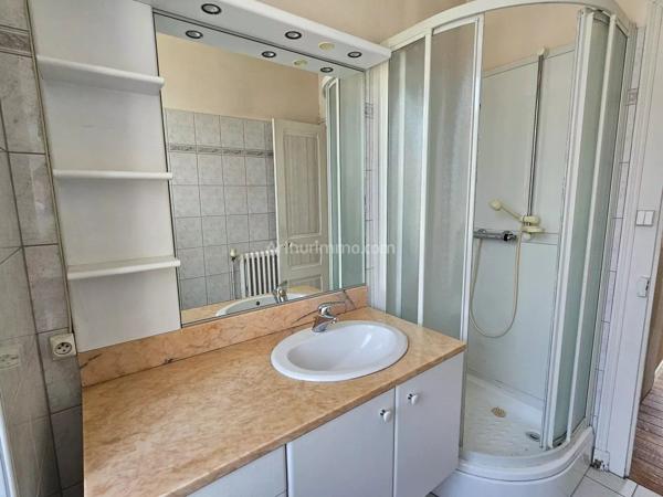 Vente                                                      Maison
                        
                     3 pièces                      63 m2                     à Guingamp