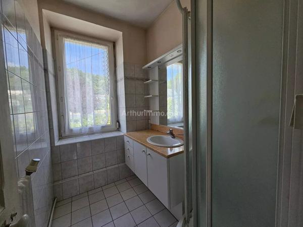 Vente                                                      Maison
                        
                     3 pièces                      63 m2                     à Guingamp