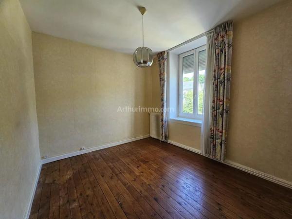 Vente                                                      Maison
                        
                     3 pièces                      63 m2                     à Guingamp