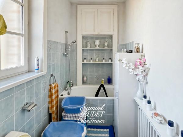 Maison en pierre 128 m² avec jardin et 2 garages à PRÉ-EN-PAIL