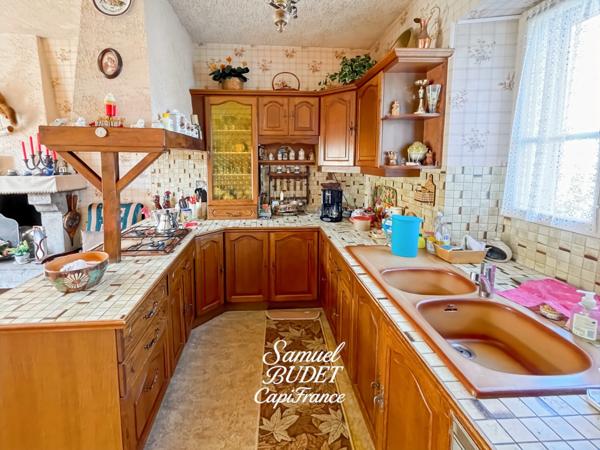 Maison en pierre 128 m² avec jardin et 2 garages à PRÉ-EN-PAIL