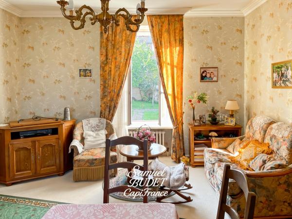 Maison en pierre 128 m² avec jardin et 2 garages à PRÉ-EN-PAIL