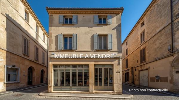 À VENDRE – IMMEUBLE DE 98 m² AVEC LOCAL, EN PLEIN CŒUR D’ARLES 240 000 €