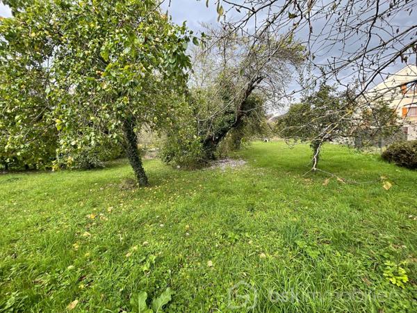 Terrain de 1 200 m²