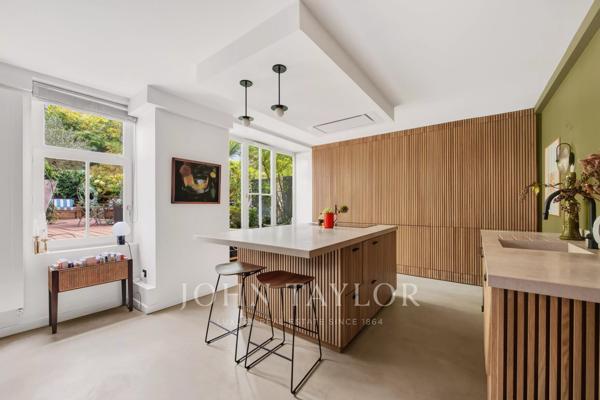 Paris 18 - Superbe maison avec jardin dans co-propriété haut-de-gamme