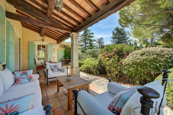 ELEGANTE PROPRIÉTÉ - ST REMY DE PROVENCE