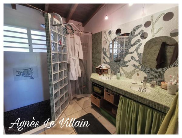 Maison Très Atypique Vue Mer avec Piscine + 2 Chambres d'Hôtes