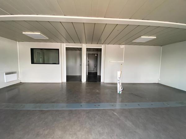 Local artisanal et bureaux à louer DOMPIERRE SUR BESBRE (03) 20 min Moulins