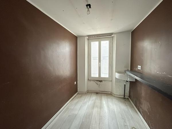 Location Local commercial 1 pièce 31.43 m² - 134 BOULEVARD MARECHAL JOFFRE Toulon Cedex 83000