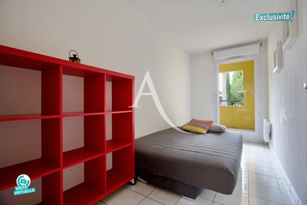 PÉROLS - CENTRE VILLE - APPARTEMENT TRAVERSANT 3 PIÈCES MEUBLÉ - 57 M2 - GARAGE FERMÉ (BOX) + TERRASSE + LOGGIA