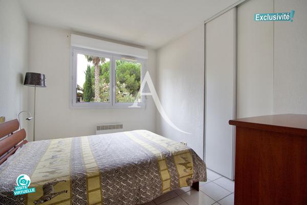 PÉROLS - CENTRE VILLE - APPARTEMENT TRAVERSANT 3 PIÈCES MEUBLÉ - 57 M2 - GARAGE FERMÉ (BOX) + TERRASSE + LOGGIA