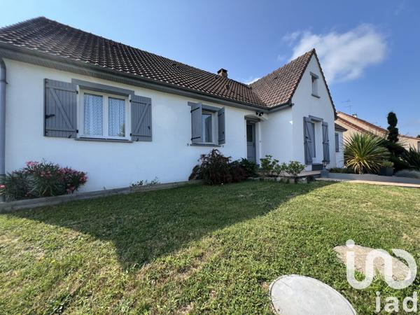 Maison 8 pièces de 170 m² à La Suze-sur-Sarthe (72210)