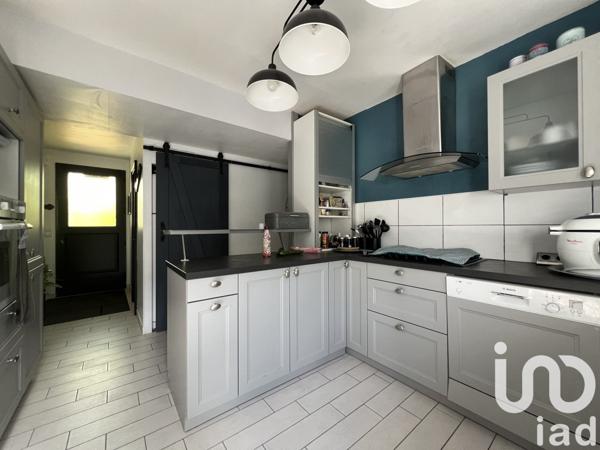 Maison 8 pièces de 170 m² à La Suze-sur-Sarthe (72210)