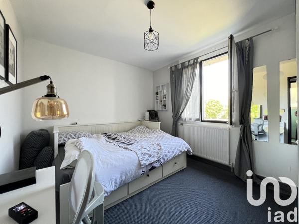 Maison 8 pièces de 170 m² à La Suze-sur-Sarthe (72210)