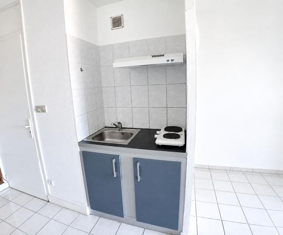 11210 PORT LA NOUVELLE A LOUER STUDIO MEUBLE PORT LA NOUVELLE