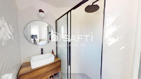 SUPERBE DUPLEX A BÉCON EN DERNIER ÉTAGE AVEC EXTÉRIEUR