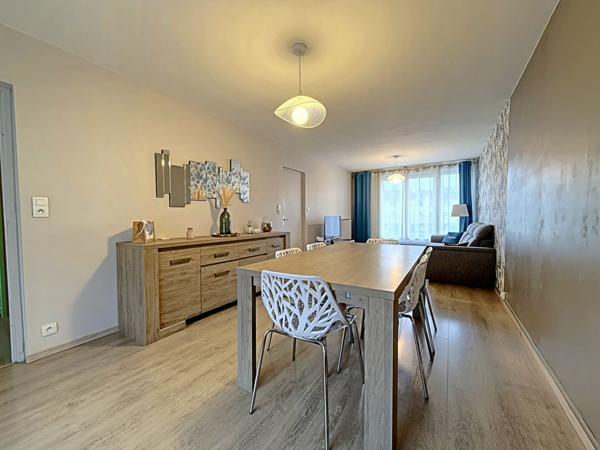 REIMS APPARTEMENT TYPE 5 AVEC 3 CHAMBRES - BALCONS ET CAVE