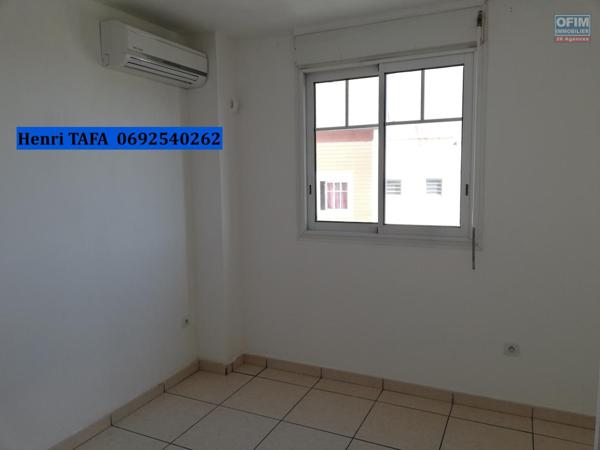 A vendre ce bel et grand appartement de type F3 avec vue mer, terrasse et parking