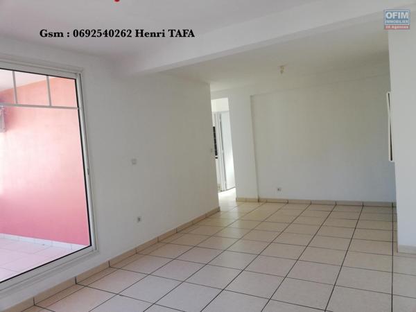 A vendre ce bel et grand appartement de type F3 avec vue mer, terrasse et parking