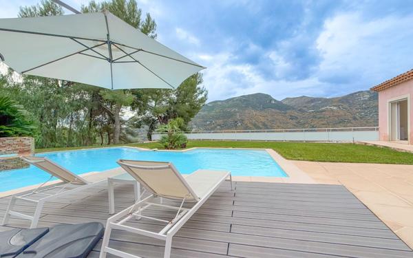 Maison à vendre    5 pièces •  Saint-Martin-du-Var