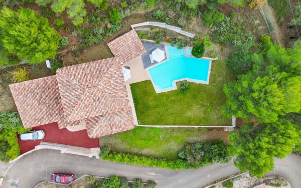 Maison à vendre    5 pièces •  Saint-Martin-du-Var