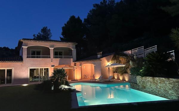 Maison à vendre    5 pièces •  Saint-Martin-du-Var