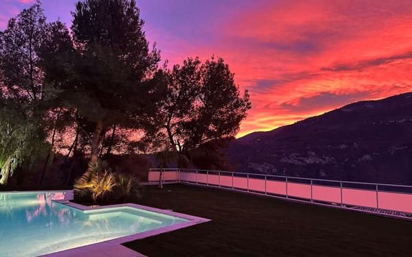 Maison à vendre    5 pièces •  Saint-Martin-du-Var