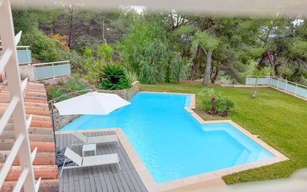 Maison à vendre    5 pièces •  Saint-Martin-du-Var