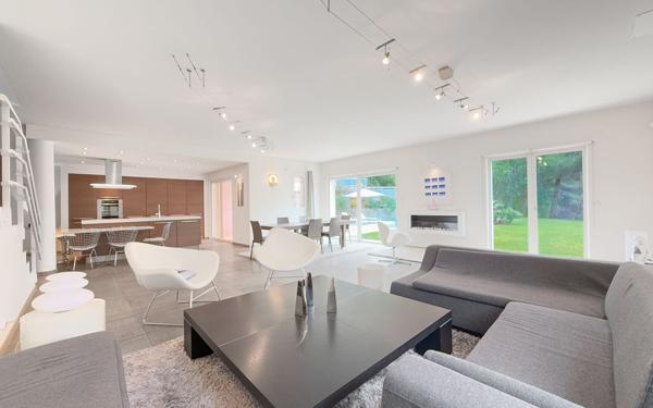 Maison à vendre    5 pièces •  Saint-Martin-du-Var