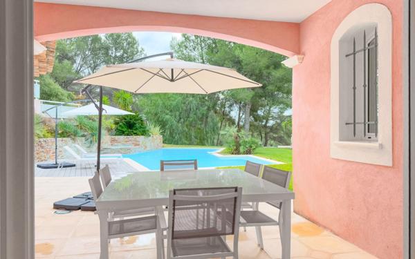 Maison à vendre    5 pièces •  Saint-Martin-du-Var