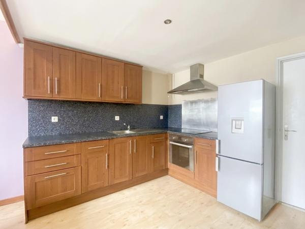 Appartement
         2 pièces
        - 43 m² Exclusivité 55 000 € *