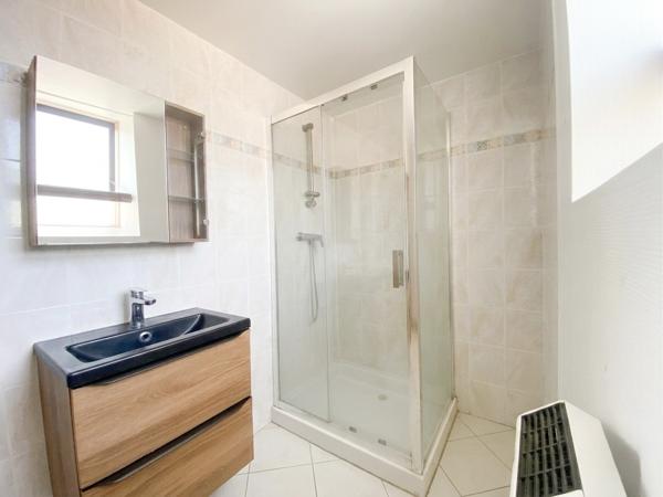 Appartement
         2 pièces
        - 43 m² Exclusivité 55 000 € *