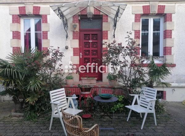 Maison
         11 pièces
        - 200 m² Bien prestige 658 350 € *