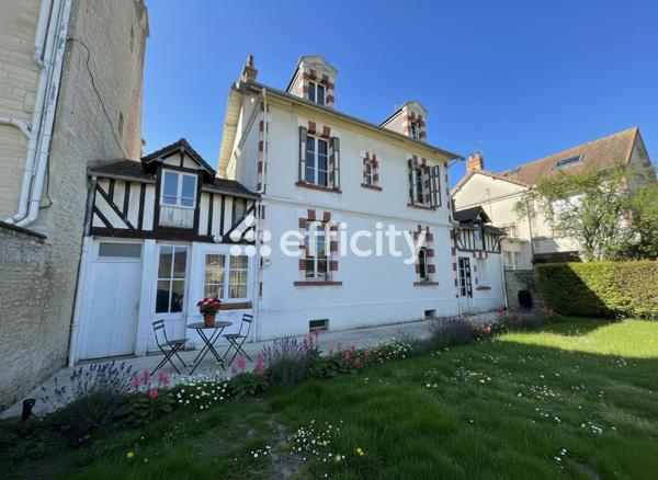 Maison
         11 pièces
        - 200 m² Bien prestige 658 350 € *