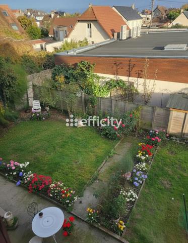 Maison
         11 pièces
        - 200 m² Bien prestige 658 350 € *