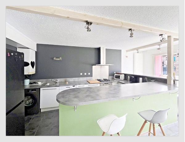 Appartement T4 avec terrasse balcon , grand garagea 2 pas de la gare de chateaucreux