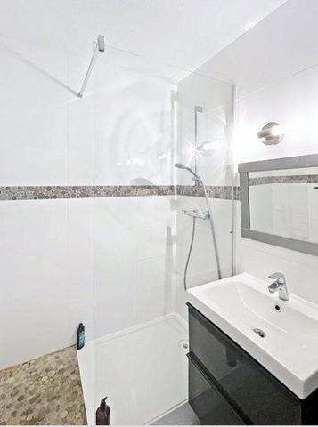 Appartement T4 avec terrasse balcon , grand garagea 2 pas de la gare de chateaucreux