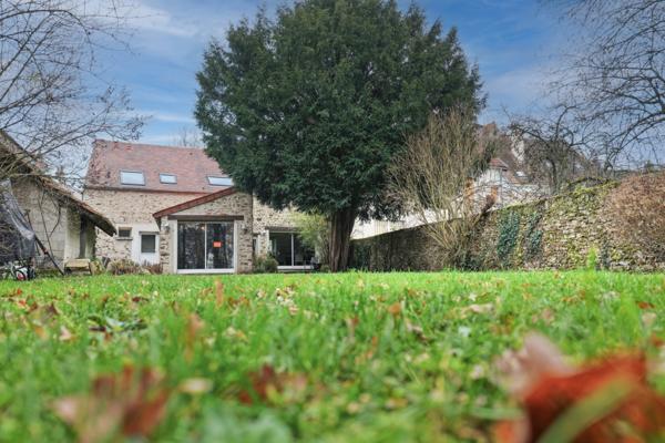 Briis-sous-Forges (91640) Maison de caractère en coeur de Briis-sous-Forges - 175 m2 - jardin arboré