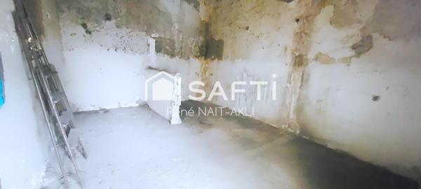 Remise 38,5m² à rénover au cœur de Seillons !