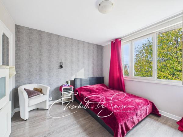 Belle maison en très bon état proche tramway