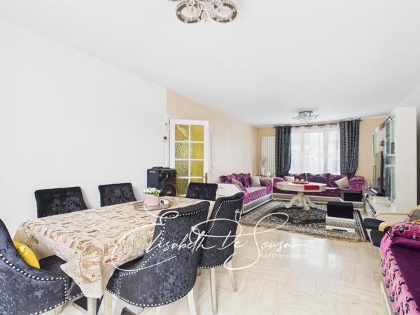 Belle maison en très bon état proche tramway