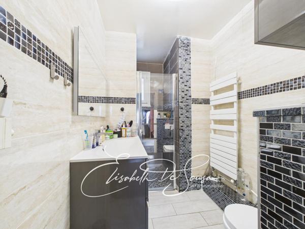 Belle maison en très bon état proche tramway