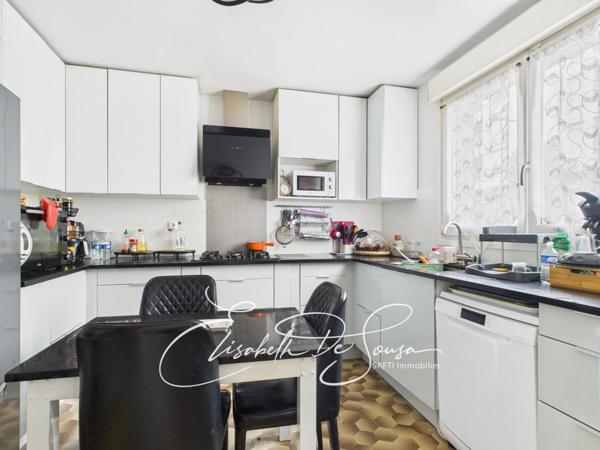 Belle maison en très bon état proche tramway