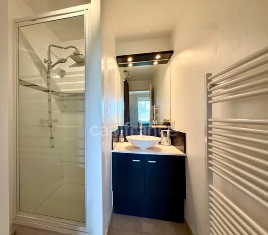 Triplex lumineux avec jardin + double garage – proche mer/base nature