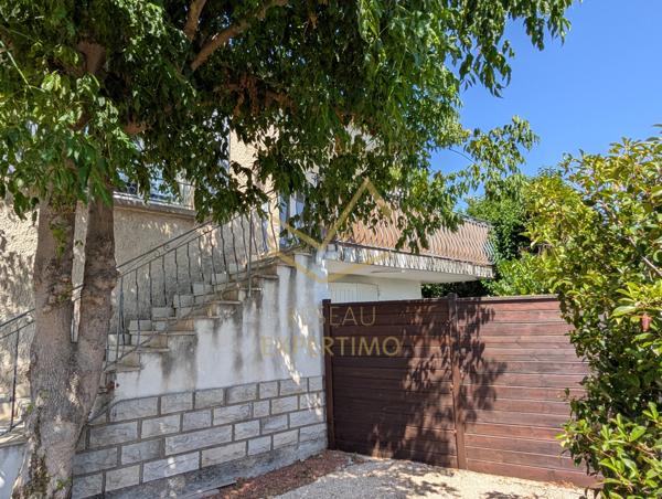 L'Isle-sur-la-Sorgue (84800) Appt de 86m2 + combles aménagés de 53m2 avec jardin et parking privé